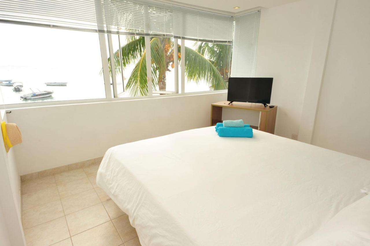 The Beach House - West Coast Mauritius Rivière Noire Εξωτερικό φωτογραφία